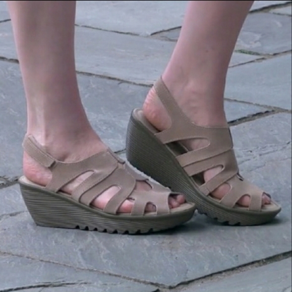 Skeckers Cali Parallel Memory Foam Wedge Sandals - Picture 2 of 15